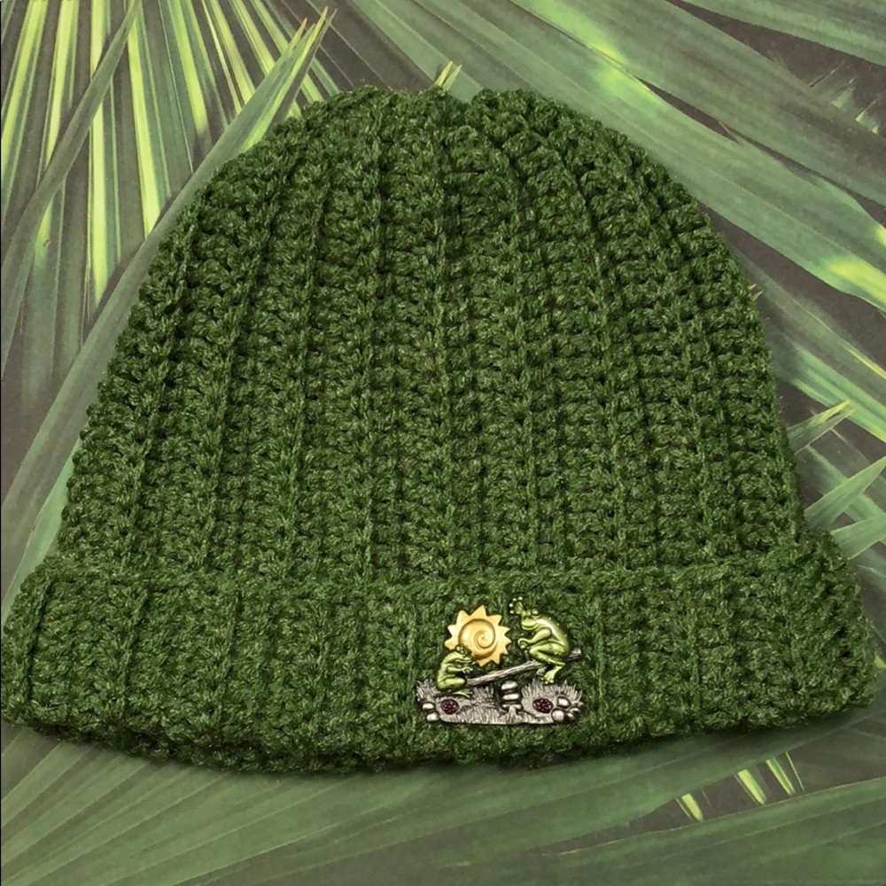 Frog brooch beanie green fashion hat New hand crochet by me